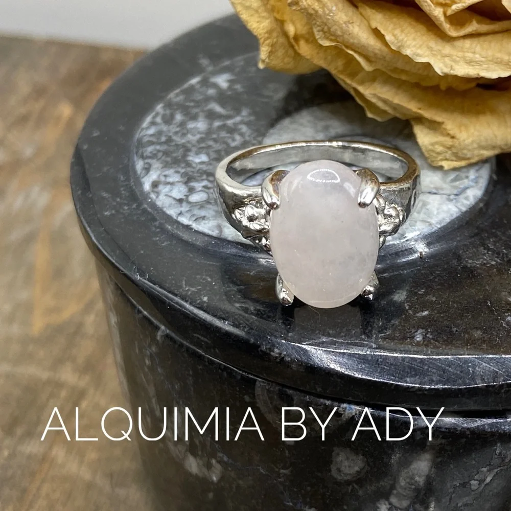 White Jade Victorian silver ring - Picture 1 of 7